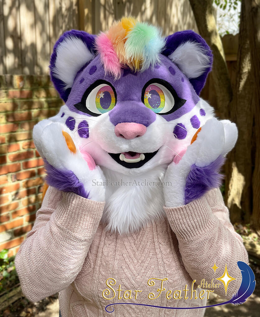 Pizzazz the snow leopard (commission)